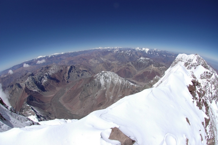 assets/Uploads/_resampled/SetWidth740-cumbre-ojo-pez.jpg