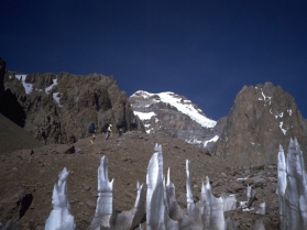 Nieve penitentest near Camp I